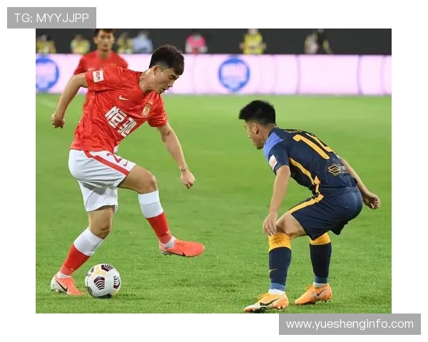 广州足球队区域防守革新之路解析与战术演变探讨